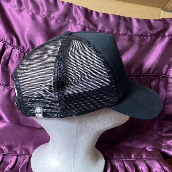 Salty Crew Find Refuge In The Sea Seagull Fish Mesh SnapBack Hat Cap Refuge EUC - Picture 5 of 13